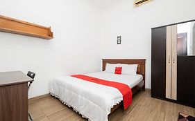 OYO Flagship 90524 Holistay Surabaya New